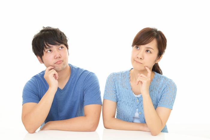 悩む夫婦